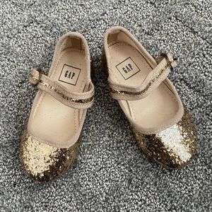 EUC Baby GAP Gold Glitter Shoes